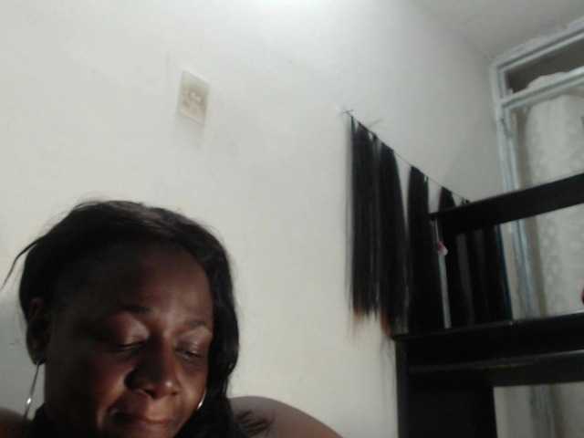 Transliacijos ekrano nuotraukos BigBustyBlack