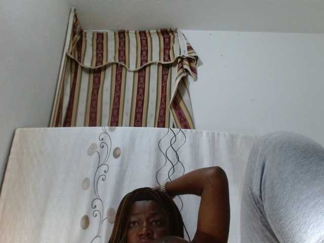 Transliacijos ekrano nuotraukos BigBustyBlack