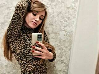 Erotinis vaizdo pokalbis Black-Wine