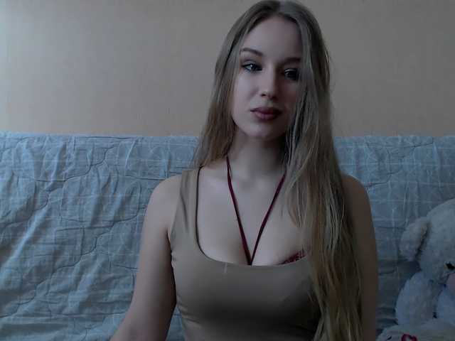 Nuotraukos BlondeAlice Hello! My name is Alice! Nive to meet you. Tip me for buzz my pussy! I love it! Take me in my pvt chat first! Muah!
