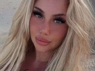 Erotinis vaizdo pokalbis TiaDollDotCom