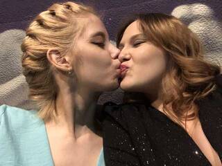 Erotinis vaizdo pokalbis BlondiPolli