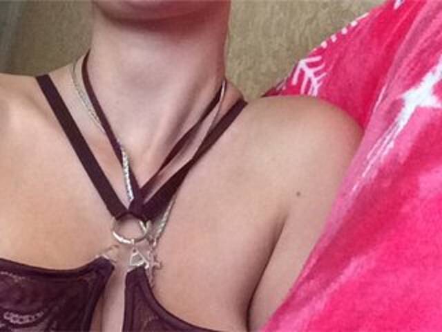 Transliacijos ekrano nuotraukos Blondishka