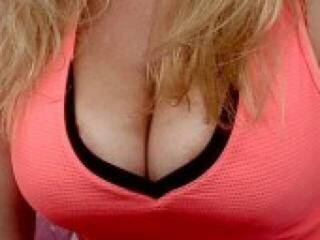 Erotinis vaizdo pokalbis blondoline