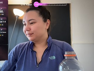 Erotinis vaizdo pokalbis ariahastings