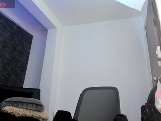 Erotinis vaizdo pokalbis BeshaMoore