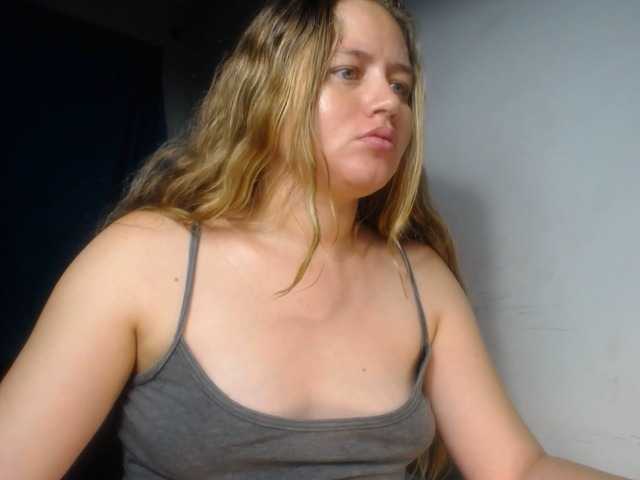 Transliacijos ekrano nuotraukos roxy-fisting