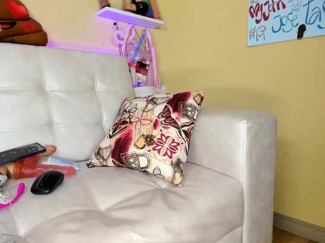 Transliacijos ekrano nuotraukos tiny-cora