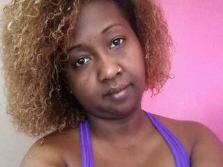 Erotinis vaizdo pokalbis Bonivianah