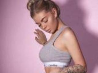 Erotinis vaizdo pokalbis bonyaboobs