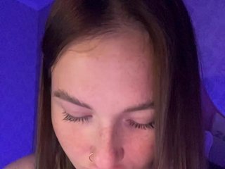 Erotinis vaizdo pokalbis BoredGirl