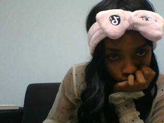 Erotinis vaizdo pokalbis Brightness