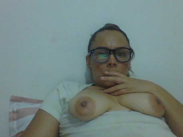 Nuotraukos briseidax7 ⭐❤️ALL FAMILY HERE AND I AM HORNY❤️⭐❤️ #hairy ❤️⭐❤️I HOPE THEY DO NOT CATCH ME❤️⭐❤️ #milf #bigtits #asstomouth ⭐tortura ❤️ #freak #atm #alldoing #SWEET #sexy #queen♥ #lovense #ohmibod