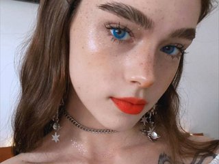 Erotinis vaizdo pokalbis BrokenDoll666