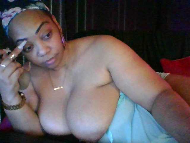 Nuotraukos BrownRrenee hi C2C 30 tokens and private messages 25 TOKENS MAX 3 MIN Squirt show open 200 tokensgoddess appreciation is welcomed request comes with tokens count down 50 tokens unless pvrtTY FOR UNDERSTANDING