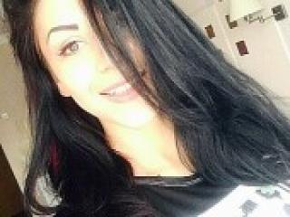 Erotinis vaizdo pokalbis bruneettkaa