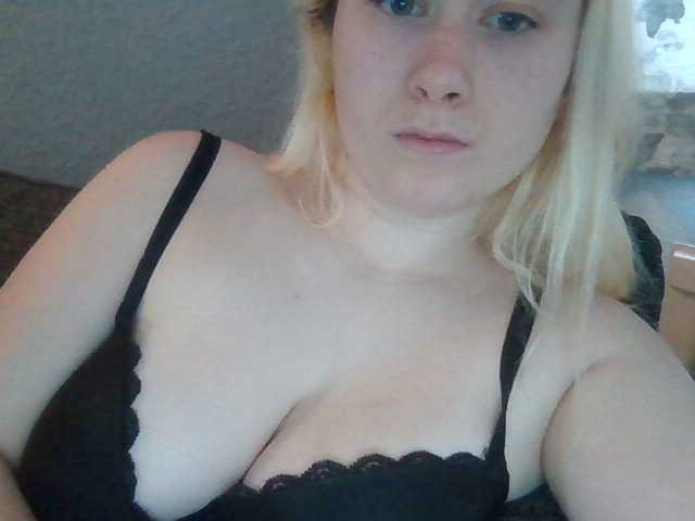 Nuotraukos Busty-Blonde Get to know me ;)