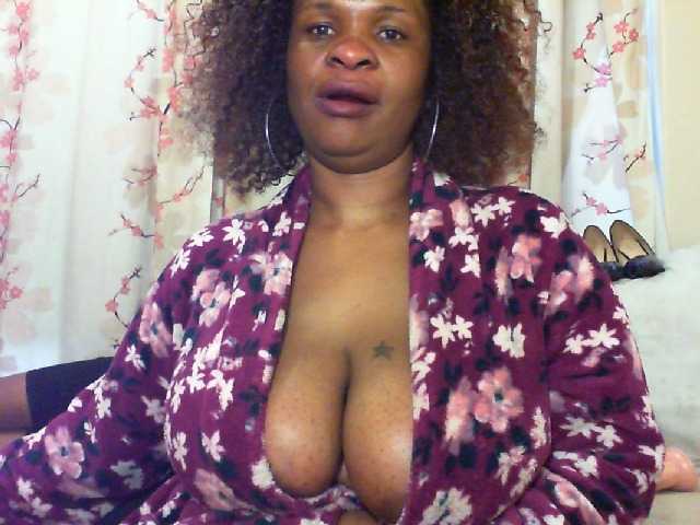 Transliacijos ekrano nuotraukos BUSTYMELLONS