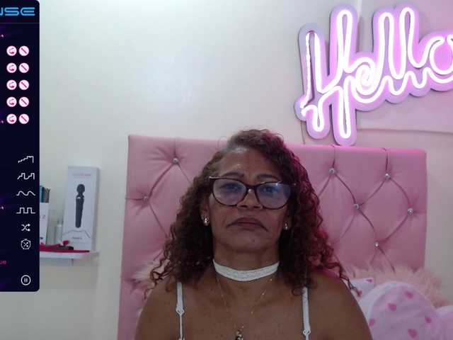 Transliacijos ekrano nuotraukos BustyXMilf