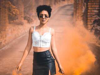 Erotinis vaizdo pokalbis CaatAleya