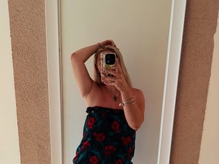 Erotinis vaizdo pokalbis CallmeWild7