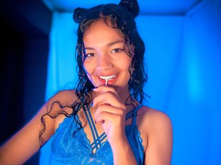 Erotinis vaizdo pokalbis Camilla-Miller01