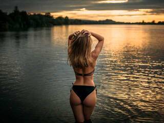 Erotinis vaizdo pokalbis camillesaenzz