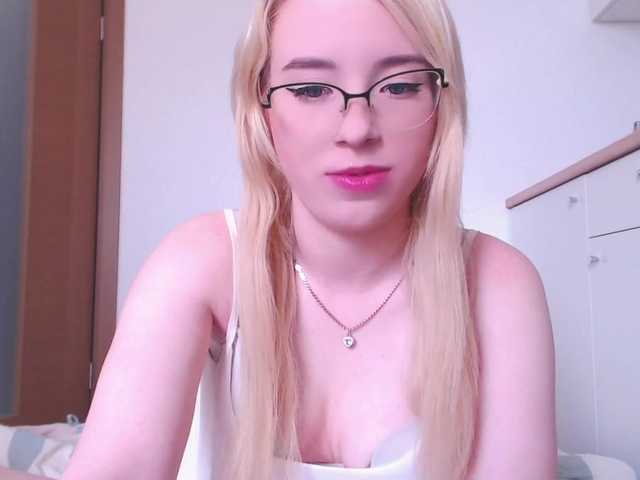 Transliacijos ekrano nuotraukos Candicekitty