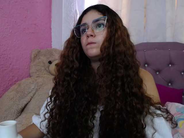 Nuotraukos candy-lolly- Pervy daddys girl looking lovce and hard sex♥♥c2c open cam and wacth u 25tks♥