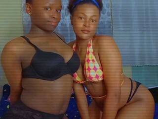 Erotinis vaizdo pokalbis Candydols