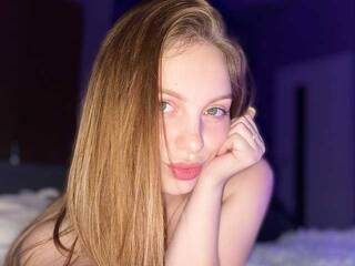 Erotinis vaizdo pokalbis CandyDragon