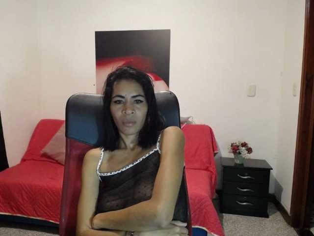 Nuotraukos canela-rose I want to use my new toy help me with that and enjoy #milf #ass #latin #horny #brown #vanezolana