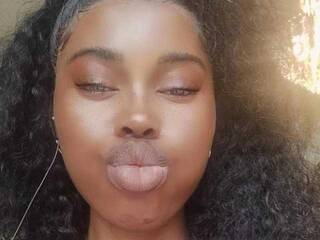 Erotinis vaizdo pokalbis CaramelCandy