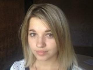 Erotinis vaizdo pokalbis caressme