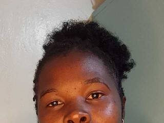 Erotinis vaizdo pokalbis Carinacaren