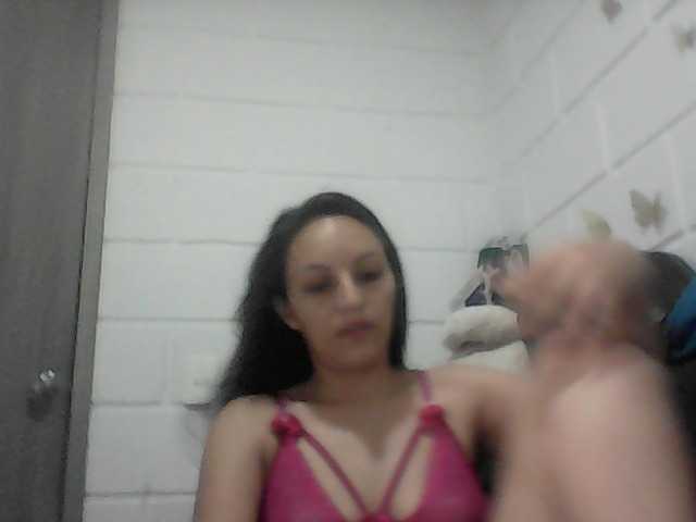 Nuotraukos carito11 Hi there . I will undress and make squirt in public, my sister and her husband sleep 1000 tokens