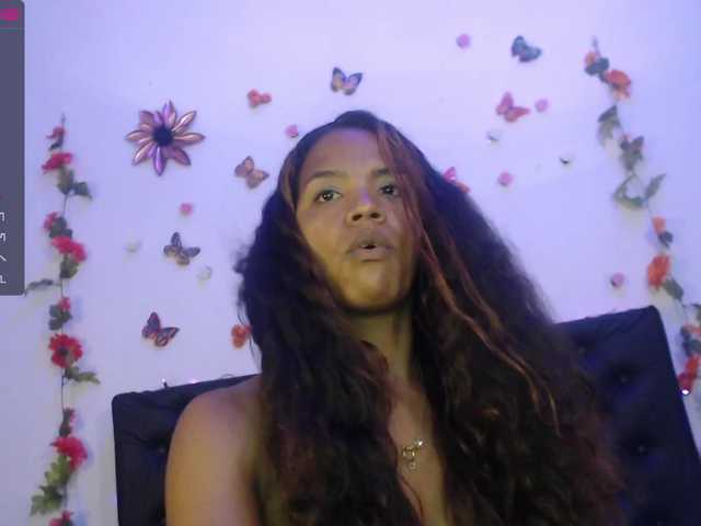 Nuotraukos CarlaBravo Hey guys! I am Carla and I hope you get horny in my shows! #Lovense #Ebony #Butt #Chatting #Games #c2c #Pussy