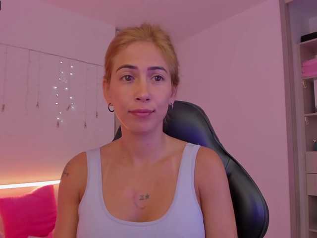 Transliacijos ekrano nuotraukos CassieKleinX