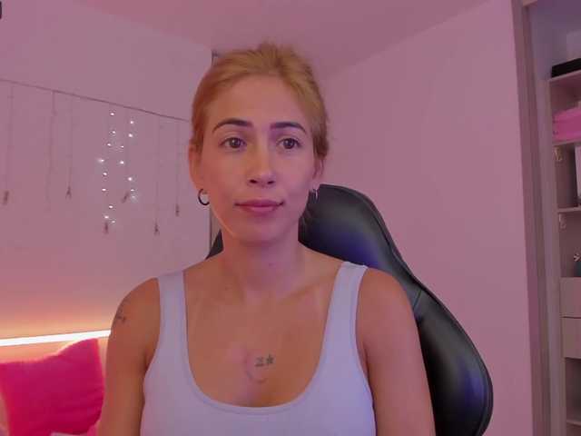 Nuotraukos CassieKleinX ♥hi guys i want you to touch my body slowly and make me quirt @remain ▼ @PVT Open ♥