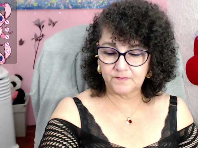Nuotraukos cataleya-mom mom horny play bogboobs and squirt for you
