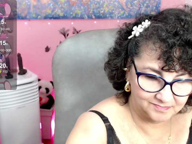 Nuotraukos cataleya-mom mom horny play bogboobs and squirt for you