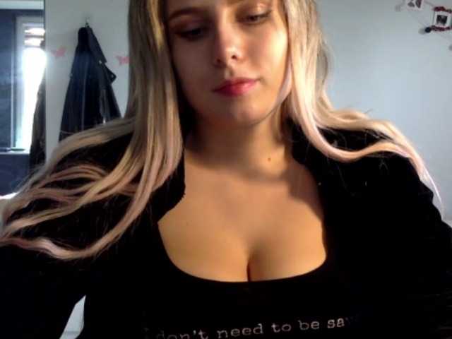 Nuotraukos CatalinaSweet #babe #college #bigtits #domination #fetish #blonde #fit #kinky
