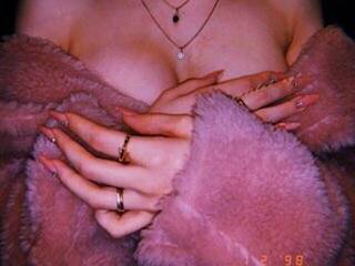 Erotinis vaizdo pokalbis liiianana