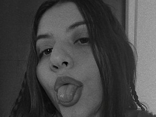 Erotinis vaizdo pokalbis Chanell-Rouse