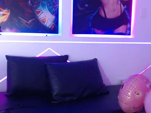 Transliacijos ekrano nuotraukos CharloteMill