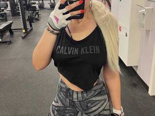 Erotinis vaizdo pokalbis CharlottaShy