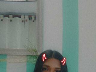 Erotinis vaizdo pokalbis charlotte-deeptroat