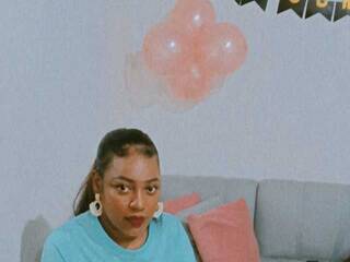 Erotinis vaizdo pokalbis CharlotteGill