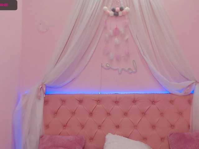 Transliacijos ekrano nuotraukos CharlotteRey