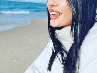 Erotinis vaizdo pokalbis charmBella